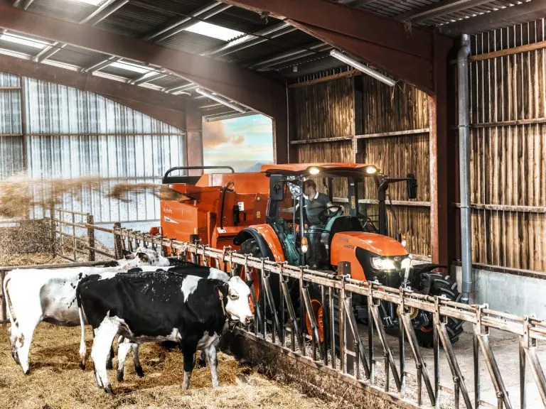 Kubota M4003
