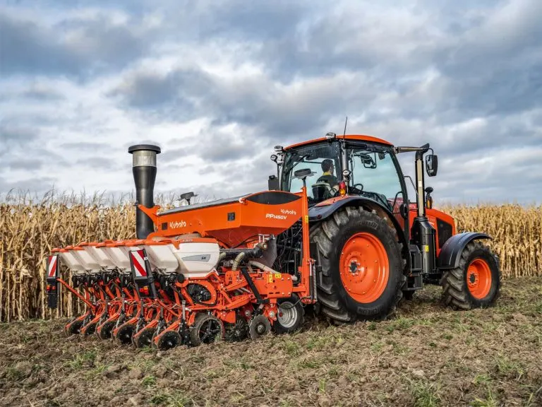 Kubota M6001 Utility